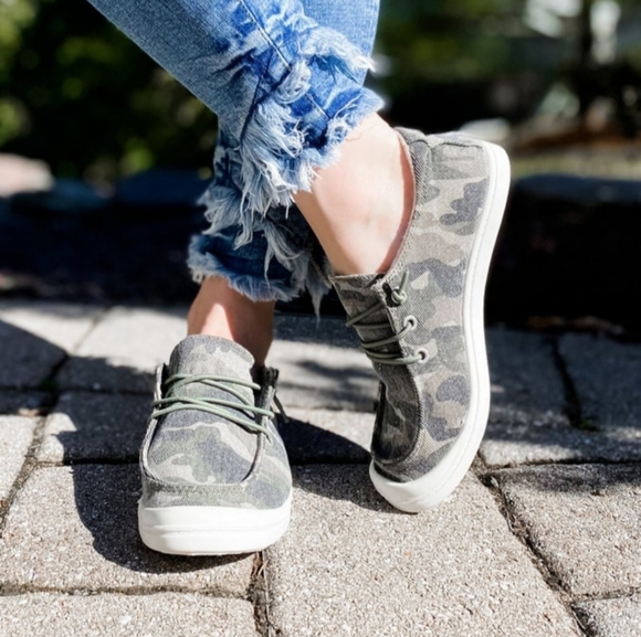 Soda Shoes - New in box camo sneakers